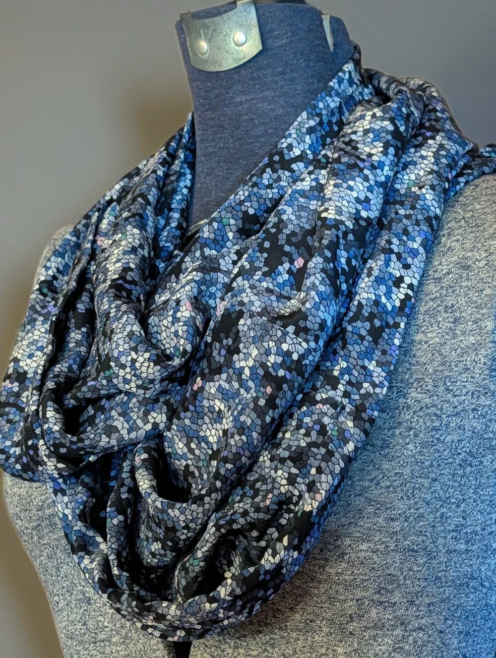 NWOT Who What Wear x Target Hidden Pocket Infinity Scarf Mosaic Print 2016